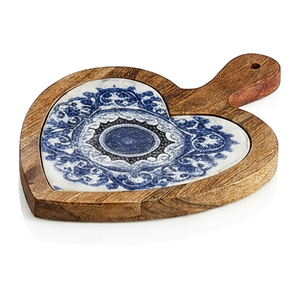Bandeja Decorativa de Madera para Pizza, Plato para Servir con Forma de Corazón, Bandeja para Pizza, Postres y Aperitivos para Fiestas, Bandeja Artesanal - Product Image 1