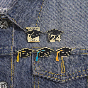 Novedad de 2024, alfileres de esmalte suave de aleación chapada en oro para manualidades de Metal ecológicas personalizadas, nuevos alfileres de graduación de flores para <span class=keywords><strong>colegas</strong></span> - Product Image 2
