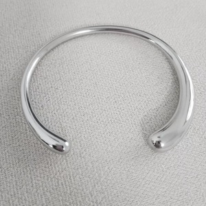 Bracelet ouvert bohème multicolore pavé de CZ et de perles |   Acier inoxydable plaqué or 18K PVD |   Imperméable, hypoallergénique et inaltérable - Product Image 6