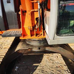 Mini-excavatrice sur chenilles Hitachi Zx70 d'occasion, godet 7 tonnes, pompe hydraulique Hitachi, moteur, engrenage, stock d'origine en vente - Product Image 2
