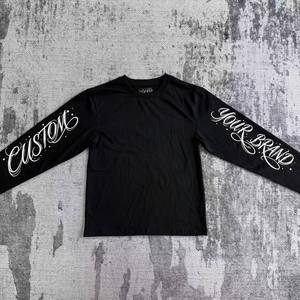 T-shirt girocollo da uomo personalizzata a maniche lunghe con stampa grafica YOUR BRAND CUSTOM Calligrafia Script Streetwear Nero 100% Cotone Pesante - Product Image 1