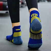Chaussettes de sport personnalisées en tricot pour la course et le basketball, respirantes, antibactériennes, à séchage rapide, avec revers, pour la gym