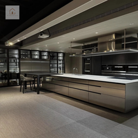 XINGRUO Armoire de cuisine italienne moderne minimaliste de luxe sur mesure, finition laquée, base en acier inoxydable brossé noir mat 1
