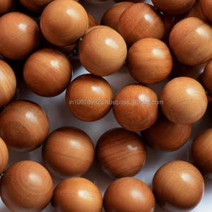 Pulsera de sándalo personalizada con álbum de Santalum, cuentas de nombre personalizadas, fragancia amaderada dulce ecológica, regalo espiritual único de madera - Product Image 1