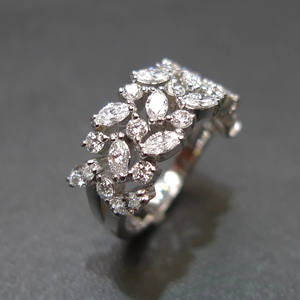 Anello da Donna in Oro Bianco con Diamante Taglio Marquise Colore D Naturale Stile Classico per Fidanzamento - Product Image 5