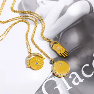 Collana Vintage con Ciondolo a Forma di Moneta Ovale, Occhio del Diavolo, Mano Turca, Occhio Malvagio, Stella e Luna, Placcata in Oro 18k - Product Image 5