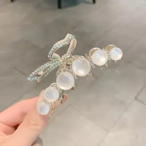 Veijer Fashion Metal Big Opal Pearl copricapo artiglio per capelli Trendy geometrico farfalla artigli per capelli Clip di squalo