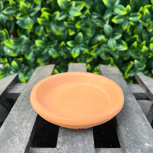 Assiettes et soucoupes en terre cuite standard, faites à la main, en argile naturelle, parfaites pour servir du thé, du café, des collations, des apéritifs et pour une table rustique. - Product Image 6