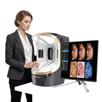 Appareil de scanner facial DX pour la détection et l'analyse des problèmes cutanés potentiels tels que l'acné, utilisé pour le diagnostic facial