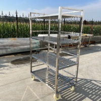 Chariot mobile multi-niveaux en acier inoxydable avec étagères ventilées pour la restauration et l'industrie alimentaire