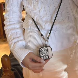 Funda Cruzada con Estampado de Leopardo BP007 Compatible con <span class=keywords><strong>Apple</strong></span> <span class=keywords><strong>AirPods</strong></span> de 4.ª Generación, Funda para Auriculares Bluetooth Pro 2/Nueva 3.ª Generación - Product Image 3