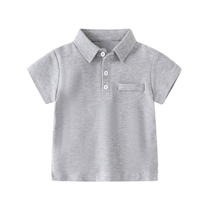 Polo en coton pour enfants toutes saisons, manches courtes, poche poitrine, tissu de poids moyen, confort toute l'année, pour la maison, les voyages ou les jeux en intérieur - Product Image 1