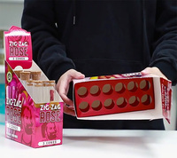 Boîtes de présentation personnalisées pour tubes en plastique pré-roulés avec étagère intégrée, cônes sur pied et tubes en verre