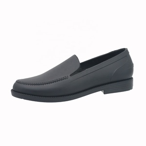 YL3559 Mocassins plats en PVC de mode imperméables pour l'extérieur personnalisés pour dames - Product Image 5