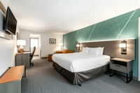 Meubles d'hôtel haut de gamme Country Inn & Suites by Radisson pour projets hôteliers : Canapé, Chaise, Table