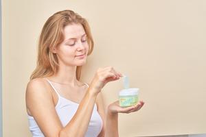 แผ่นขัดผิวทีทรีและเซนเทลล่า ผสม PHA สำหรับผิวเป็นสิวง่าย แผ่นผลัดเซลล์ผิวอย่างอ่อนโยนทุกวัน ช่วยกระชับรูขุมขนและปลอบประโลมผิว - Product Image 5