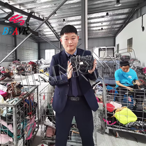 กระเป๋าถือสตรีสต็อกโรงงานจีนขายส่งราคาถูก กระเป๋ามือสองหนังสะพายไหล่ กระเป๋ามือสองแบบมัดเป็นก้อน วีไอพีแบบคละก้อน - Product Image 2