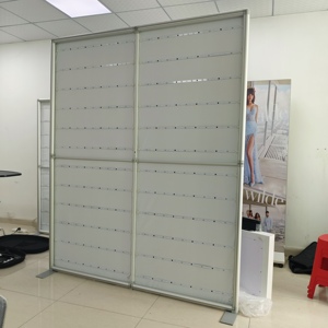 Caja de Luz Redonda de Tela SEG con Marco de Aluminio Plateado, Diámetro Personalizado - Product Image 3