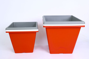 Vente en gros de pots de plantes carrés modernes en PP, couleurs gris, blanc, orange, rouge, corps conique avec encoche de drainage pour la décoration de jardin - Product Image 2