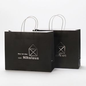 Sac en papier kraft blanc de luxe avec logo personnalisé en feuille d'argent, sacs cadeaux pour vêtements, sacs shopping en papier avec poignée torsadée - Product Image 3