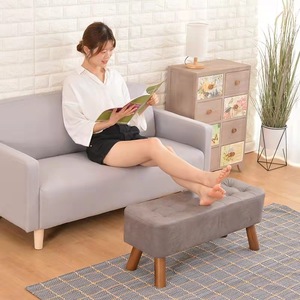 Tabouret moderne capitonné avec pieds en bois, ottoman de salon, banc à chaussures pour usage domestique - Product Image 2