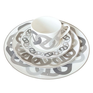 Service de table en porcelaine gris et coloré à motif de défilé, de luxe européen, best-seller, avec tasses et soucoupes - Product Image 6