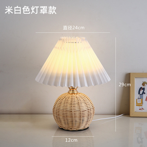 ไฟกลางคืนคริสตัล LED แสงวอร์มไวท์ ปุ่มควบคุมแบบแมนนวล ชาร์จผ่าน USB รุ่นใหม่ 2700K Ra90 ใช้งานได้นาน 25000 ชั่วโมง รูปทรงดอกทิวลิปกลาง - Product Image 3
