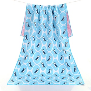 Serviette de plage de haute qualité 100% polyester, séchage rapide, sportive, moderne, personnalisée, surdimensionnée, impression par sublimation couleur intégrale - Product Image 3