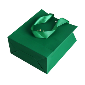 Thân thiện với môi có thể tái chế sang trọng Túi Quà Tặng giấy với Matte cảm ứng Tem Vàng Ribbon xử lý cho doanh nghiệp - Product Image 5