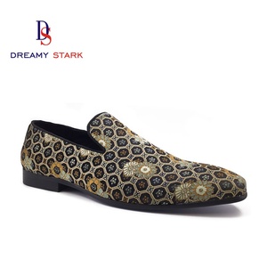 Chaussures habillées de luxe pour hommes, personnalisables avec logo, en cuir véritable, motif peint à la main, légères, pour le bureau et la carrière, durables, collection automne - Product Image 1