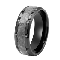 Bague pour homme en zirconium noir de 8 mm, bande plate avec milgrain inversé et incrustation de météorite Muonionalusta authentique