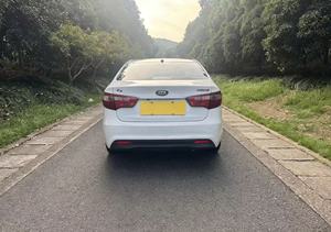 Voitures d'occasion pas chères, Kia K2 berline 2015, 1.4L, conduite à gauche, boîte automatique, essence, sièges en cuir, caméra arrière, pneus R18, Kia K2 2015 - Product Image 3