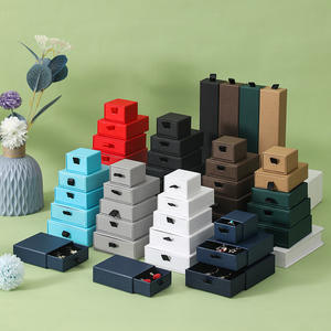 Luxe gepersonaliseerde mini kleine papieren juwelendoosje met logo - Product Image 1