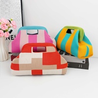 Nouvel Arrivage Sac à Main en Tricot Rayé avec Découpes Creuses, Sac Nuage Tressé Polyvalent et Portable pour Maquillage et Usage Quotidien des Femmes