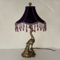 Lampe de table de style hôtel vintage nordique, lampe de bureau décorative en résine contemporaine de luxe avec abat-jour, alimentation CA, culot d'ampoule E26