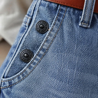 Jeans de Mujer de Talle Alto y Pierna Ancha en Mezclilla Azul Claro Vintage, Ecológicos, Lavados, con Bolsillos Decorativos con Botones, Tendencia 2026