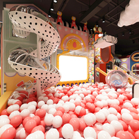 Projet de parc de jeux intérieur de marque, très rentable, conception commerciale personnalisée avec des matériaux plastiques, espace de divertissement