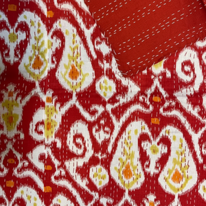 อิคคัตสีแดงทองพิมพ์ลาย Kantha Queen ผ้าฝ้ายแท้ Kantha ผ้าห่มโยนผ้าห่มนวมคลุมผ้าคลุมเตียง Kantha - Product Image 1