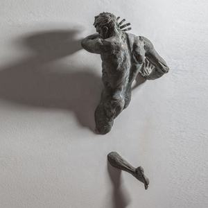 Statue murale en bronze Matteo Pugliese - Product Image 1