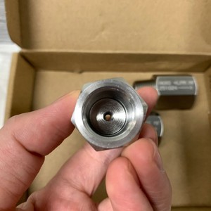 Válvula de control de flujo tipo tubo Acro Fcs016b M F 6 3.6, puerto de 1/2 pulgada, 725-1500 PSI para uso industrial - Product Image 1