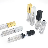 Emballage cosmétique de bouteille vide de glaçure de lèvre avec le tube noir mat carré de brillant à lèvres de 7ml avec la LED avec le miroir