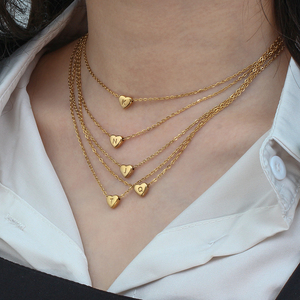 Collana da donna minimalista con iniziale d'amore piccolo gioielli in acciaio inossidabile Color oro 18 carati <span class=keywords><strong>Mini</strong></span> collana con ciondolo a forma di lettera a forma di cuore - Product Image 5