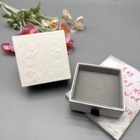 Boîte à bijoux gaufrée Shengcan avec insert en velours, boîte cadeau en papier pour bague, boucles d'oreilles, collier