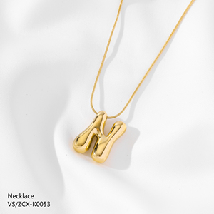 Collier pour femme avec pendentif lettre en <span class=keywords><strong>acier</strong></span> <span class=keywords><strong>inoxydable</strong></span> 304 plaqué or 18 carats, étanche, vente en gros, <span class=keywords><strong>fournisseur</strong></span> de bijoux fantaisie - Product Image 2