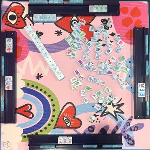 Nuovo Set di Scacchi da Tavolo BESPOKE con Tappetino in Acrilico Inciso Blu Perla Portafortuna, Stile Mahjong Americano, per Intrattenimento e Gioco d'Azzardo - Product Image 4