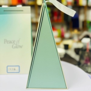 Boîte à parfum triangulaire portable haut de gamme personnalisée, écologique, étanche, avec poignée et ruban, en papier spécial de pâte de bois de qualité supérieure - Product Image 5