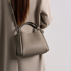 Bolso Tipo Cubo para Mujer, Súper Popular, Otoño/Invierno, Elegante, de Alta Calidad, Gran Capacidad, Bandolera, Poliéster - Product Image 1
