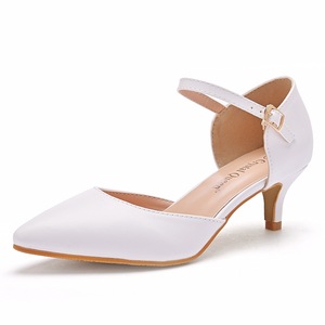Sandales à talons aiguilles blanches pour femmes bout pointu conception <span class=keywords><strong>talon</strong></span> mi-bas grandes petites tailles pour mariages événements de mariée exportation - Product Image 3