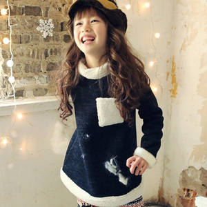 Nouvelles idées de produits : robe en coton rouge pour enfants, idéale pour les fêtes de Noël - Product Image 2