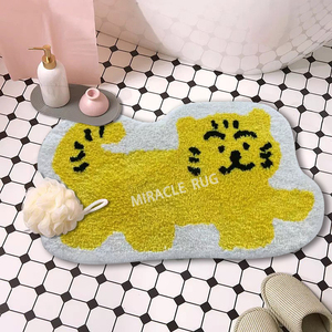 <span class=keywords><strong>Tapis</strong></span> <span class=keywords><strong>de</strong></span> <span class=keywords><strong>bain</strong></span> rétro coloré à motif <span class=keywords><strong>de</strong></span> <span class=keywords><strong>tigre</strong></span> chez Urban Outfitters, <span class=keywords><strong>tapis</strong></span> <span class=keywords><strong>de</strong></span> <span class=keywords><strong>bain</strong></span> personnalisé JAUNE avec logo - Product Image 4